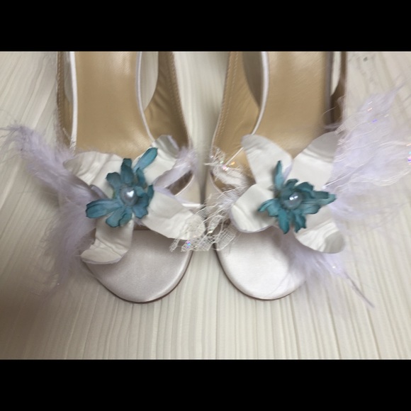 NEW Hand Embellished Floral Satin Formal Heels - Picture 5 of 8